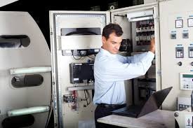 SERVICE TECHNICIAN